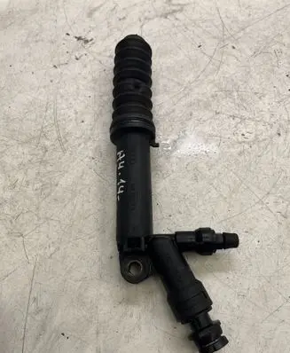 Clutch slave cylinder