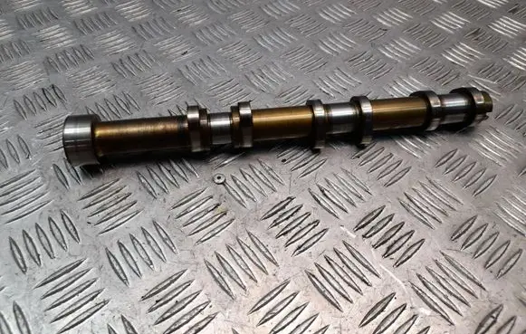 Audi Q7 4L Camshaft 06E109102BF 06E109104R