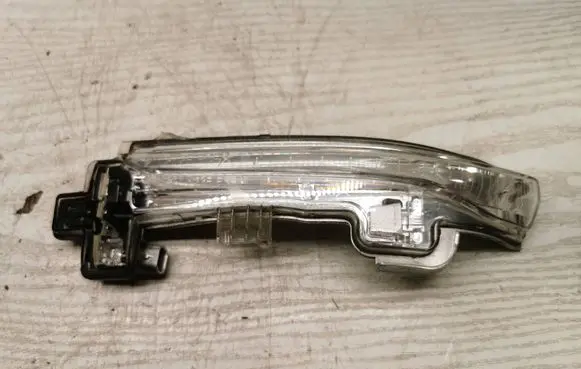 Volvo S60 Mirror indicator light 3100928 4044024 3100930