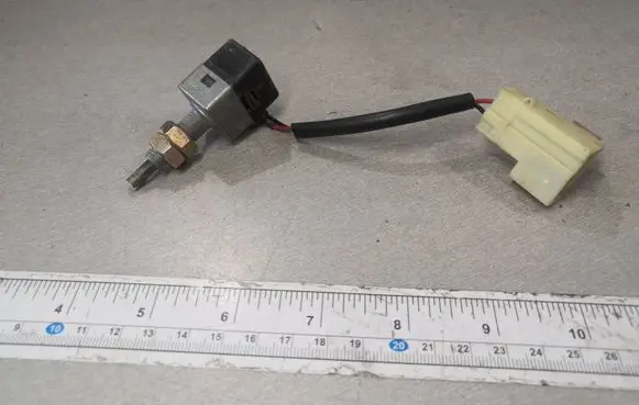 Hyundai Tucson JM Brake pedal sensor switch 9384038000