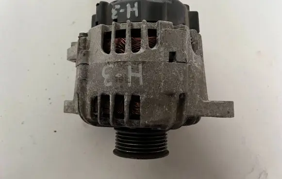 KIA Ceed Generator/alternator 373002B600 135V110A 2609780