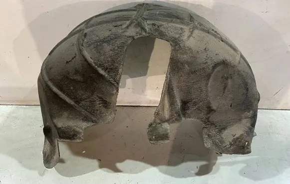 Rear arch fender liner splash guards