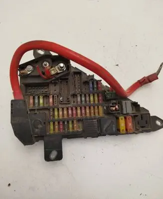 BMW 5 E60 E61 Fuse module 6906601