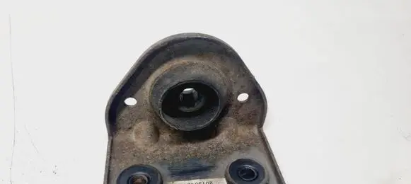 Radiator mount bracket