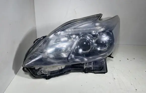 Toyota Prius (XW30) Headlight/headlamp E1313408L
