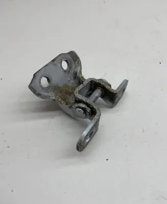 Lexus IS 220D-250-350 Front door lower hinge 