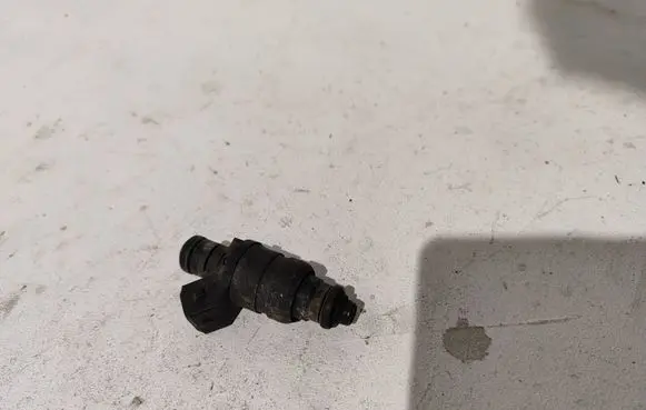 Audi A6 S6 C5 4B Fuel injector 078133551AC