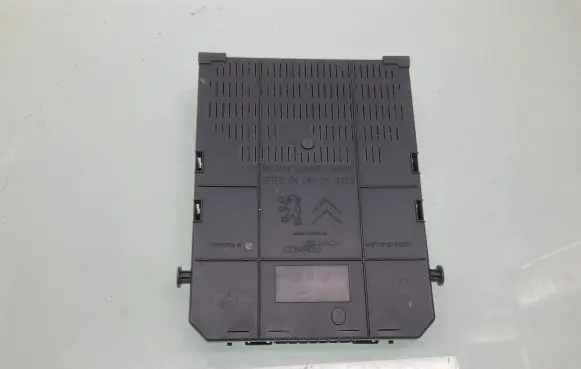 Citroen Jumpy Fuse module 967847688001 20977771