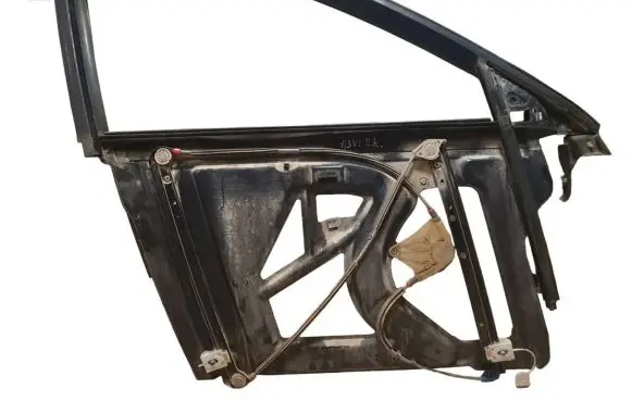 Audi A3 S3 8L Front door window/glass frame 