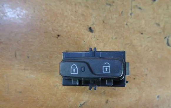 Volvo V60 Central locking switch button 31318990