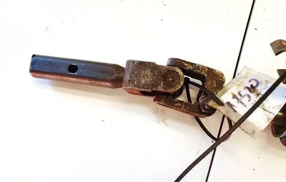 Volkswagen PASSAT B4 Steering column universal joint