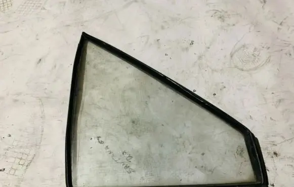 Volkswagen Santana Front door vent window glass four-door 