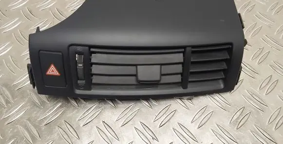 Toyota Verso Dash center air vent grill
