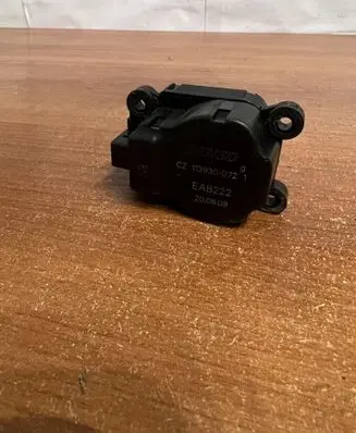 BMW 3 E90 E91 Intake manifold valve actuator/motor CZ1139300721 D2130