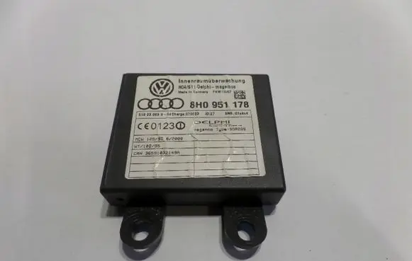 Audi A4 S4 B7 8E 8H Alarm control unit/module 8H0951178