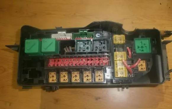 Ford Fiesta Fuse box set 96fg14a481ab