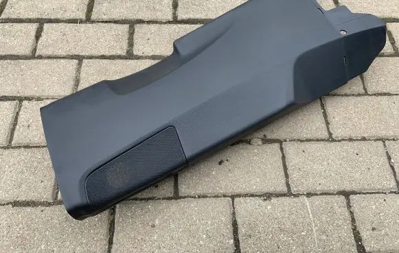 (B) pillar trim (bottom)