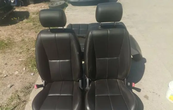 Seat set