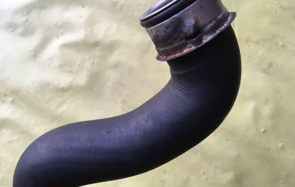 Mercedes-Benz C W203 Engine coolant pipe/hose A2035015782