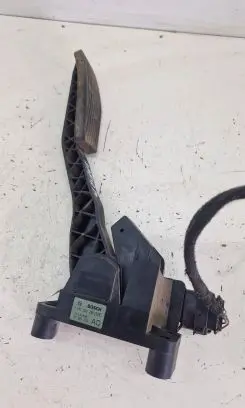 Opel Zafira A Accelerator throttle pedal 90581208 18309806 0281002298