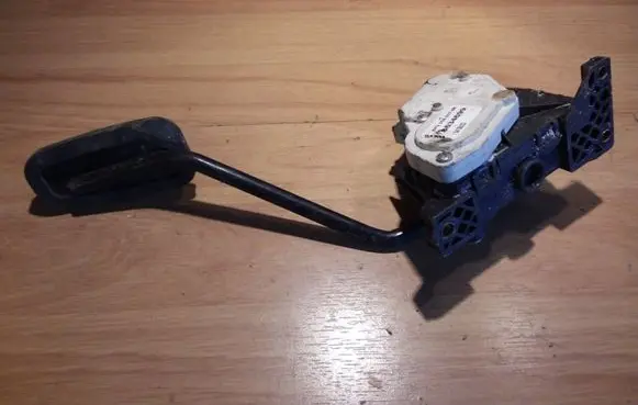 Volvo XC90 Accelerator throttle pedal 6PV00853706 8634699