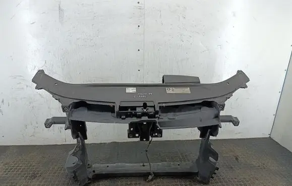 Volkswagen PASSAT B7 Radiator support slam panel 