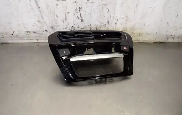 Peugeot 301 Radio/GPS head unit trim 