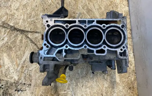 Nissan Qashqai Engine block 110112878R