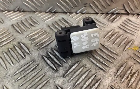 BMW 1 E81 E87 Airbag deployment crash/impact sensor 6911003