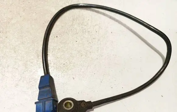 Volkswagen PASSAT B5 Detonation knock sensor 054905377g