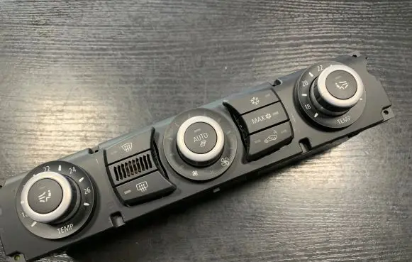 BMW 5 E60 E61 Climate control unit 9155649