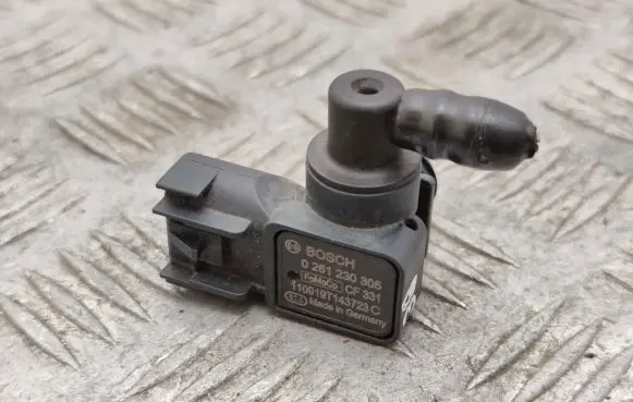 Volvo XC60 Engine mount vacuum valve 0261230305