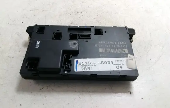 Mercedes-Benz E W211 Door control unit/module 2118200426