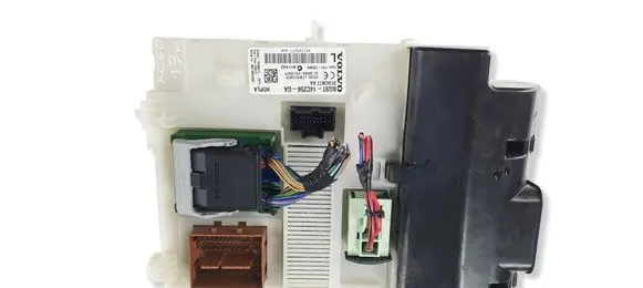 Volvo XC60 Fuse module BG9T14C256GA9 BG9T14C256GA 31343677AA