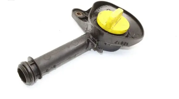Renault Clio IV Oil fill pipe 8200639421