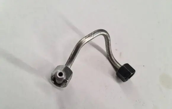 Volvo XC90 Fuel injector supply line/pipe 31303504 180522