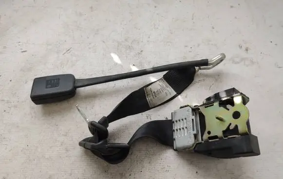 Mercedes-Benz Vito Viano W638 Front seatbelt 00050905A