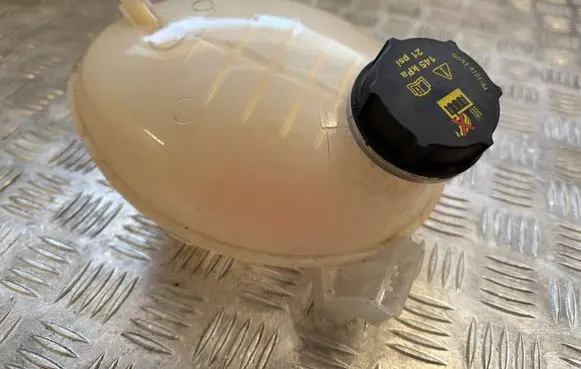 Ford Ecosport Coolant expansion tank/reservoir DG938101AA