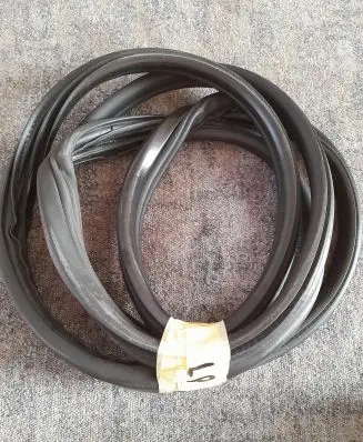 Opel Zafira A Front door rubber seal 