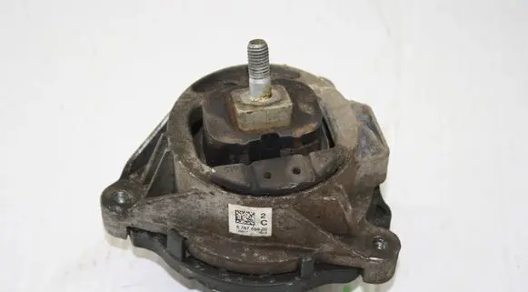 BMW 4 F32 F33 Engine mount bracket 6787659