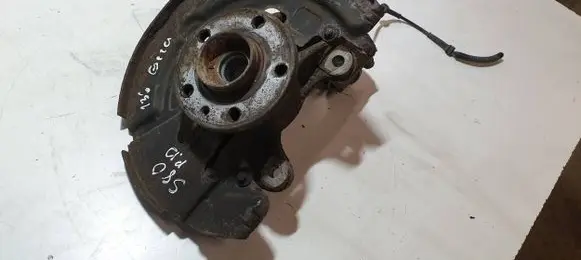Front wheel hub spindle knuckle