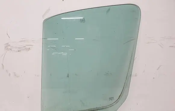 Volkswagen Crafter Front door window/glass (coupe) 