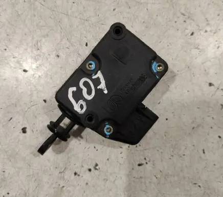 Fuel tank cap lock