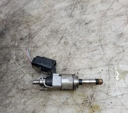 Mazda CX-5 II Fuel injector PYFA13250A