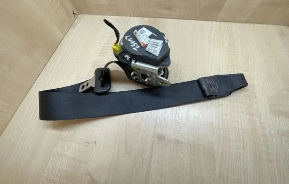 Volvo V70 Front seatbelt 6841705 603647900 603254400