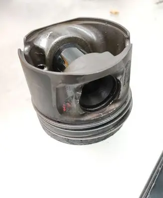 BMW 3 E90 E91 Piston 0840BB