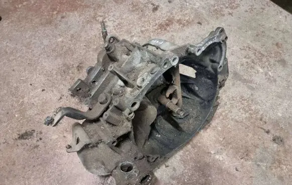 Peugeot 406 Manual 5 speed gearbox 20CM32