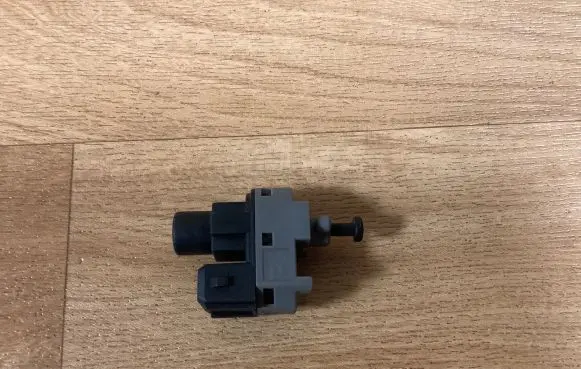 Ford Mondeo Mk III Brake pedal sensor switch 1S7T13480AA