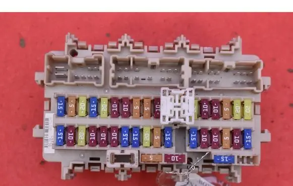 Nissan X-Trail T32 Fuse box set 4CL0B