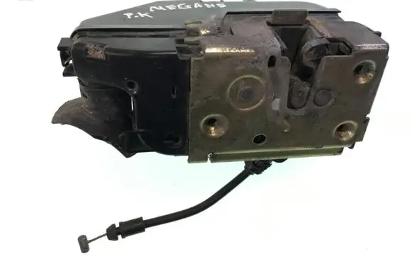 Renault Megane II Front door lock